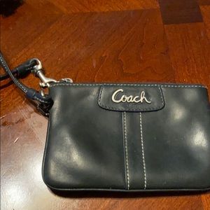 Women’s wristlet